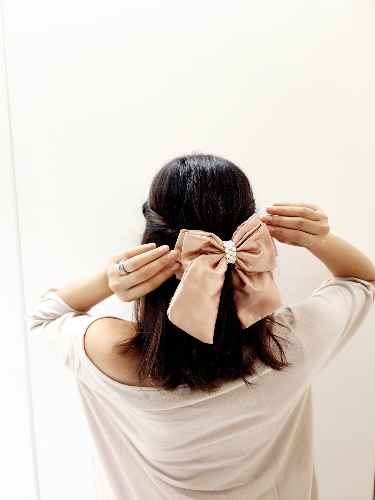 Belle Pearly Satin Bow