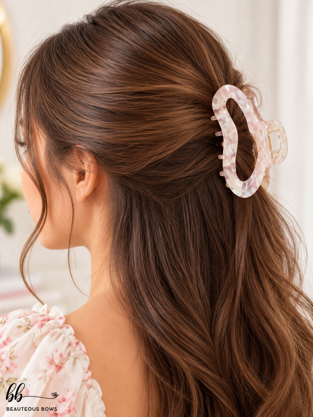 Oval Wave Korean Hair Claw