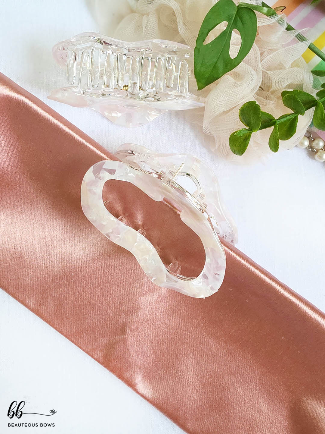 Oval Wave Korean Hair Claw