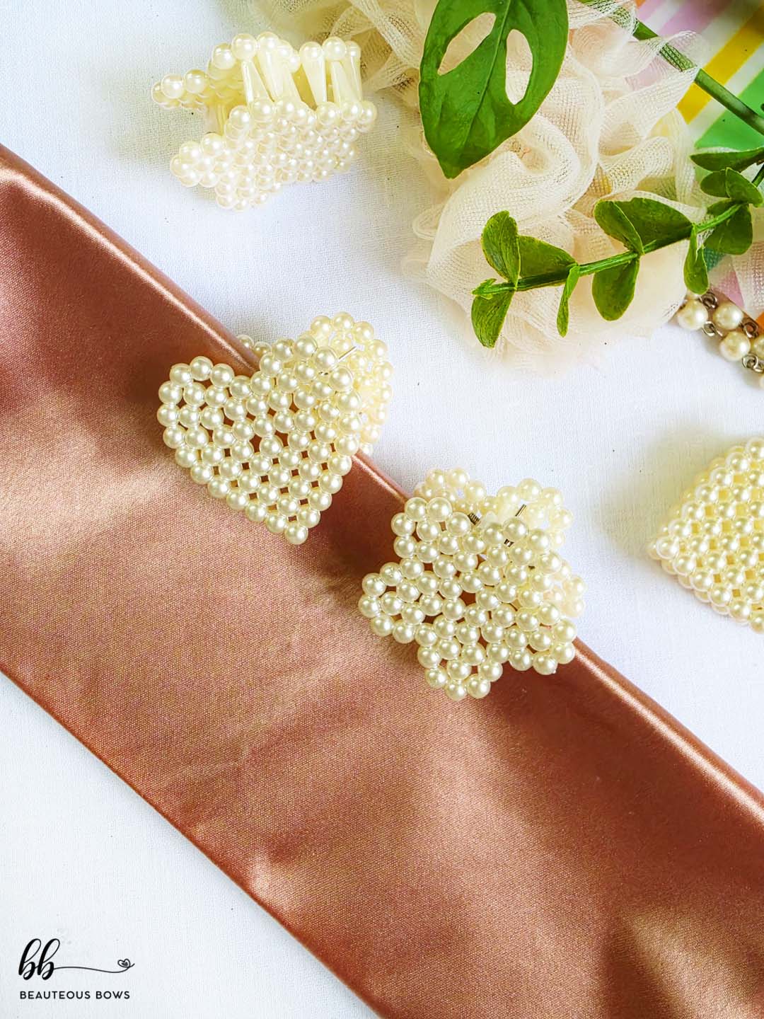Love & Bloom Pearl Claw Clip Set