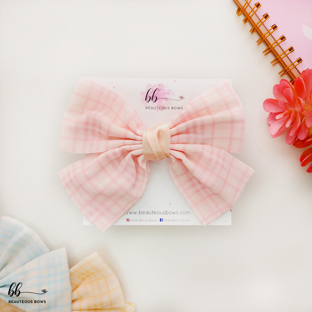 Butterfly Checks Bow