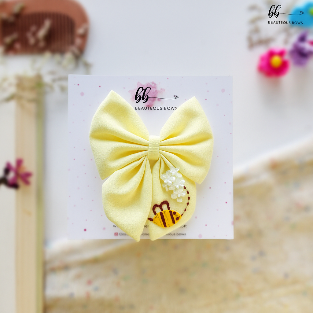 Queen Bee Pigtail Hair Bow