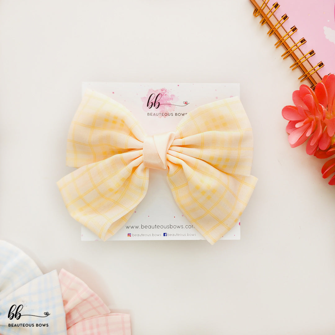 Butterfly Checks Bow