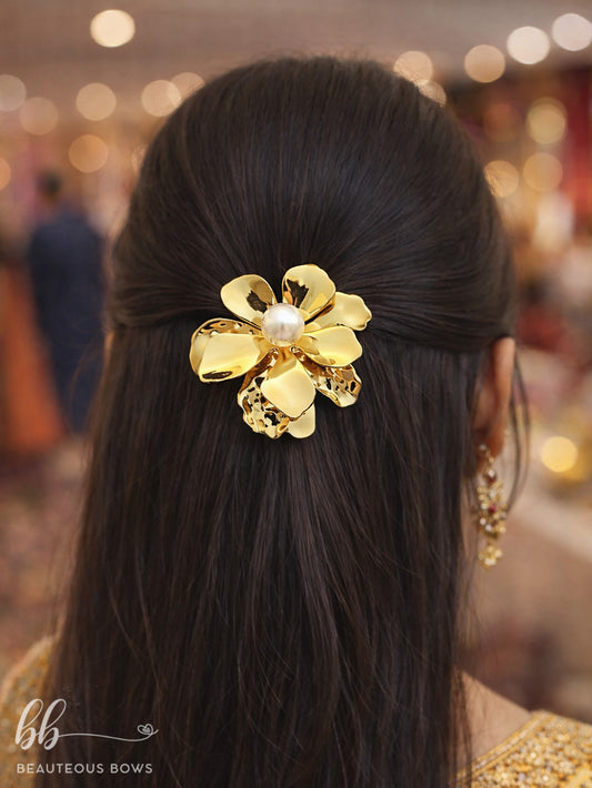 Gilded Bloom Festive Clip